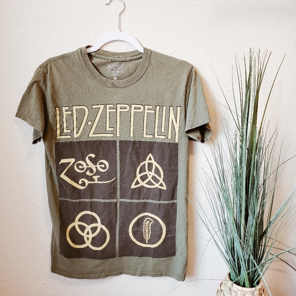 Urban Outfitters Tops - LED ZEPPELIN Graphic Short Sleeve Crew Band Tee S